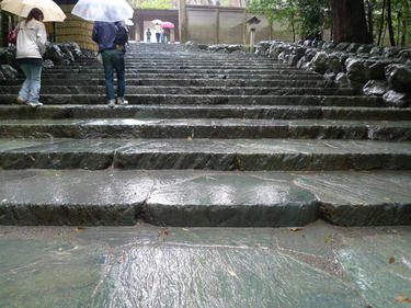 ご正宮前の石階段